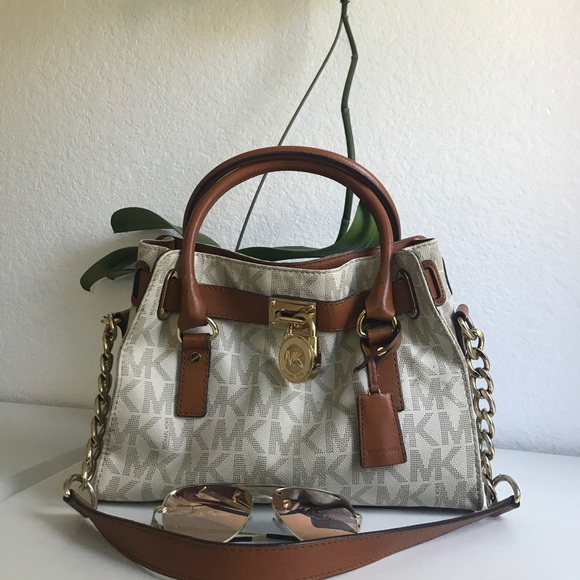 Michael Kors Handbags - Michael Kors Hamilton Saffiano Satchel